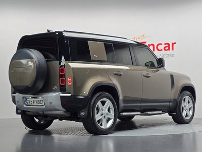 LAND ROVER DEFENDER - 4