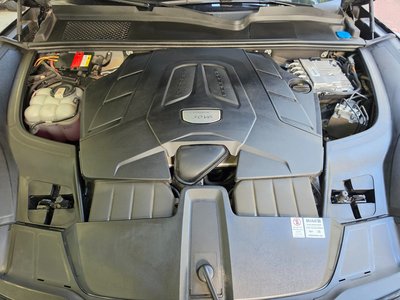 صورة 9 لـ 2022 Porsche CAYENNE
