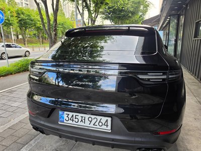 صورة 5 لـ 2022 Porsche CAYENNE
