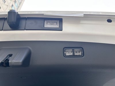 2026 Genesis GV70 — миниатюра 11