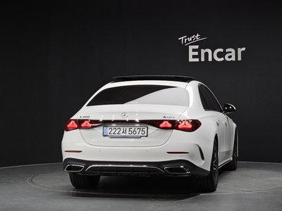 2026 Mercedes-BENZ E-CLASS photo 3