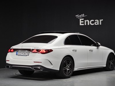 2026 Mercedes-BENZ E-CLASS photo 4