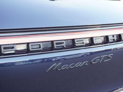 PORSCHE MACAN - 10