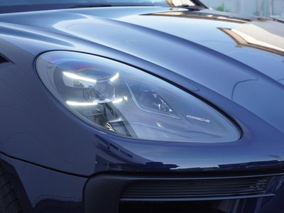 PORSCHE MACAN - 8
