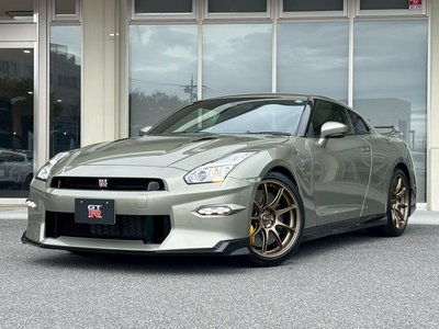 NISSAN GT-R