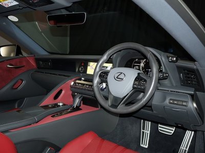 صورة 4 لـ 2019 Lexus LC