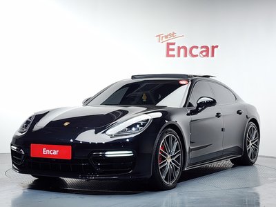 PORSCHE PANAMERA - 1
