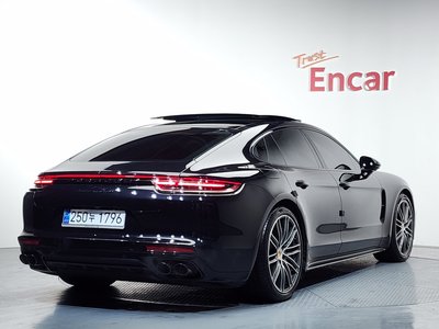 PORSCHE PANAMERA - 4