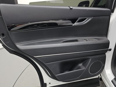 2022 Genesis GV80 thumbnail 16