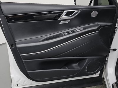 2022 Genesis GV80 thumbnail 15