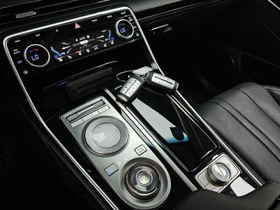 2022 Genesis GV80 thumbnail 13