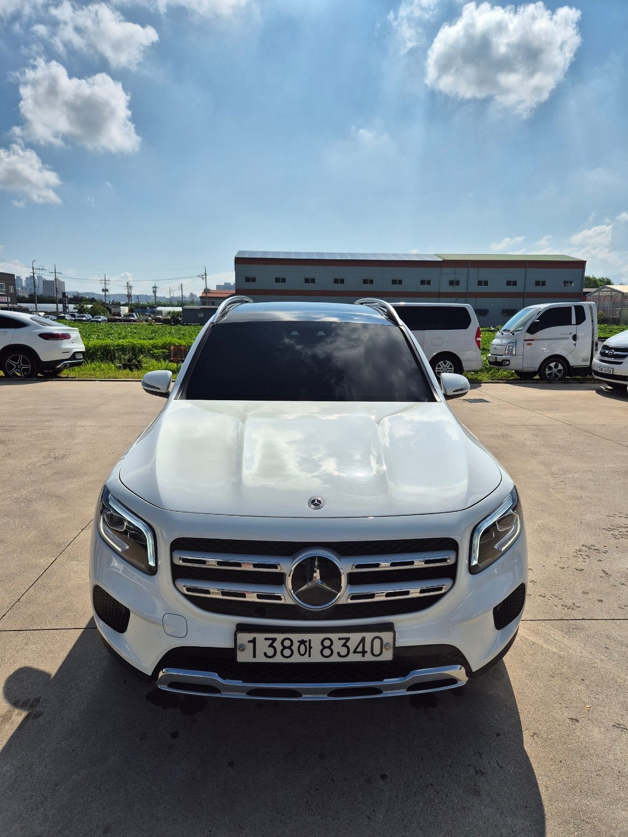 MERCEDES-BENZ GLB - View 1