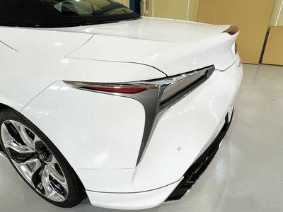 LEXUS LC CONVERTIBLE - 10