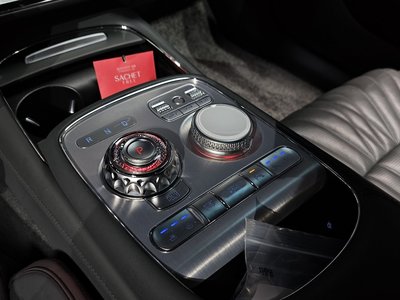 2022 Genesis G90 (RS4) — миниатюра 12