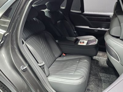 2022 Genesis G90 (RS4) — миниатюра 17