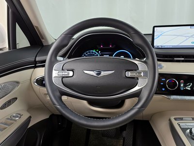 2021 Genesis GV70 thumbnail 13