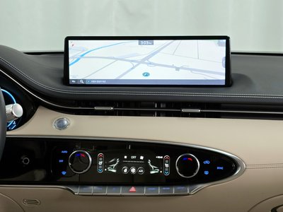 2021 Genesis GV70 thumbnail 14