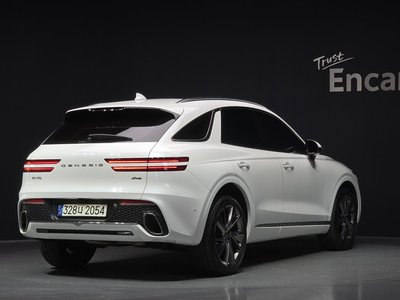 صورة 4 لـ 2021 Genesis GV70