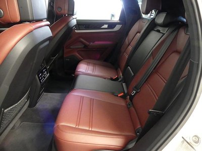 PORSCHE CAYENNE - 10