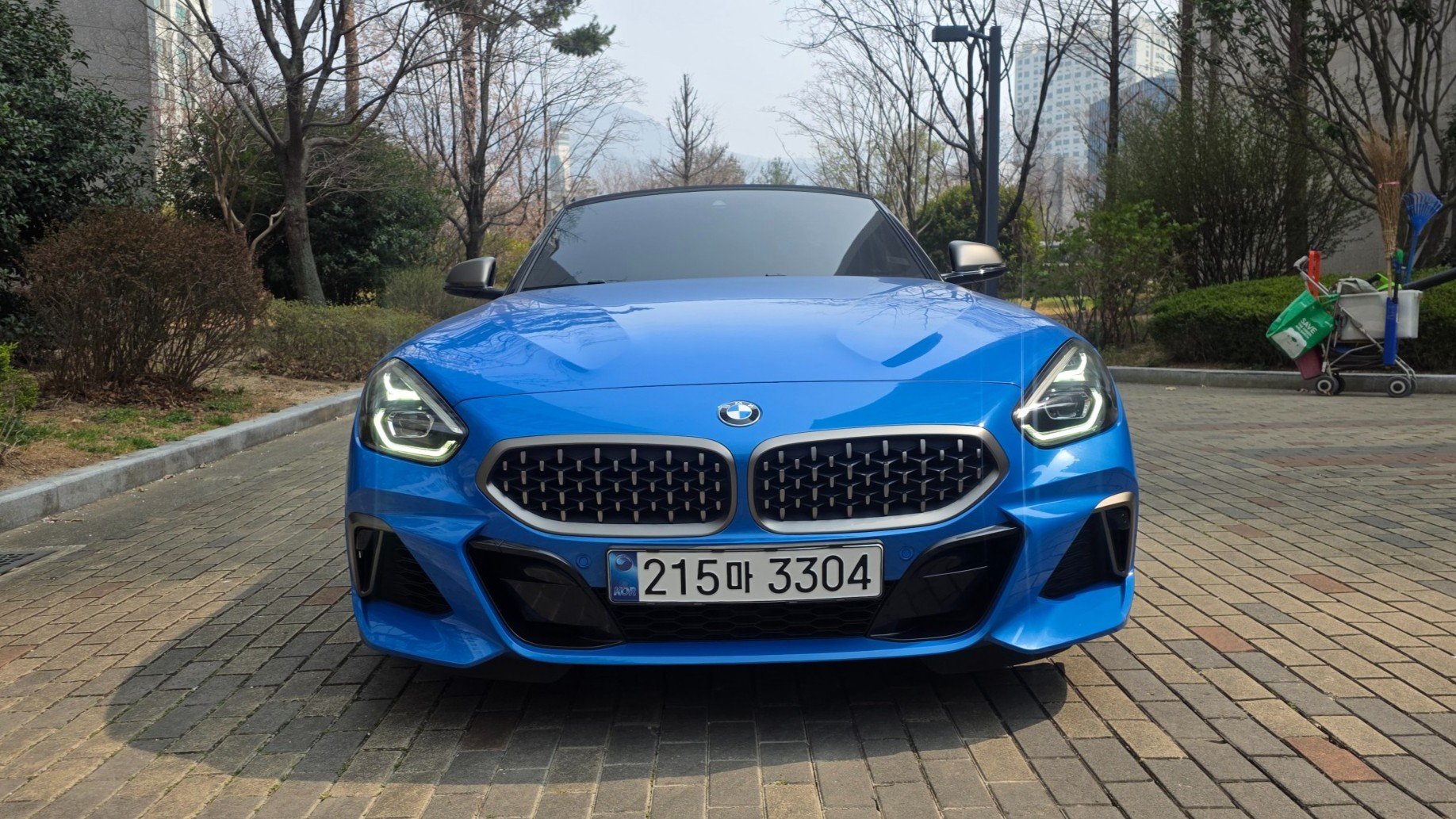 BMW Z4 - View 1