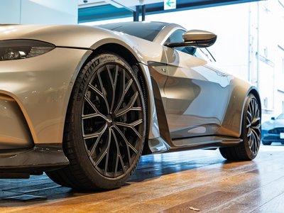 صورة 9 لـ 2022 Aston Martin V12 VANTAGE