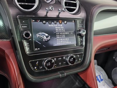 صورة مصغرة 14 لـ 2018 Bentley BENTAYGA