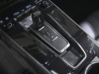 2025 Porsche 911 — миниатюра 25