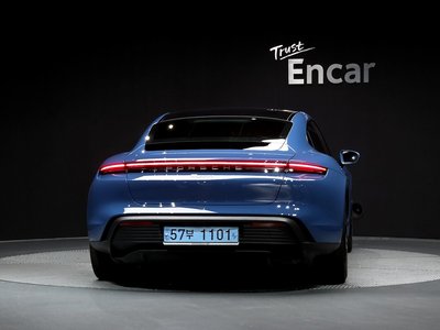 2023 Porsche TAYCAN 照片 3