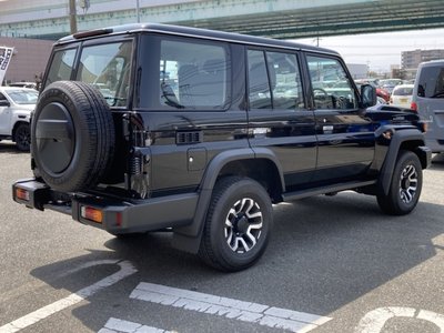 TOYOTA LAND CRUISER 70 - 5