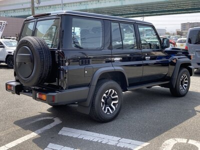 TOYOTA LAND CRUISER 70 - 4