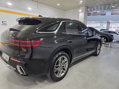 2022 Genesis GV70 — миниатюра 11
