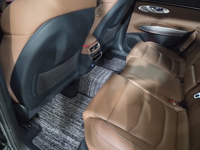 2022 Genesis GV70 — миниатюра 13