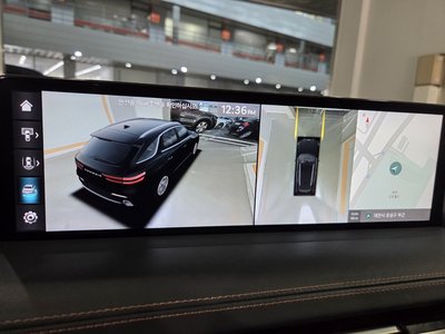 2022 Genesis GV70 — миниатюра 17