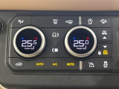 LAND ROVER DEFENDER - 7