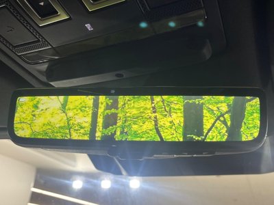 LAND ROVER DEFENDER - 8