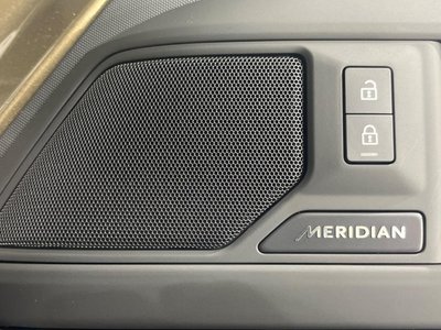 LAND ROVER DEFENDER - 5