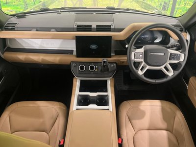 LAND ROVER DEFENDER - 2