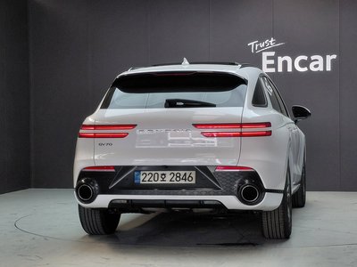 صورة 3 لـ 2023 Genesis GV70