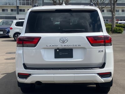 TOYOTA LAND CRUISER 300 - 6
