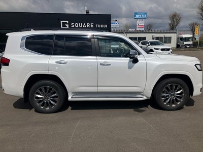 TOYOTA LAND CRUISER 300 - 7