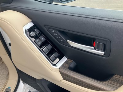 TOYOTA LAND CRUISER 300 - 10