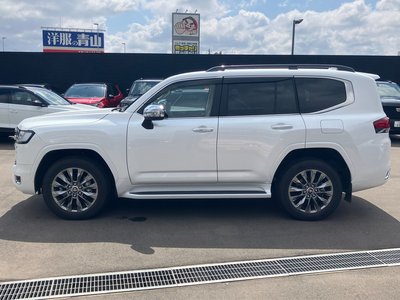 TOYOTA LAND CRUISER 300 - 8