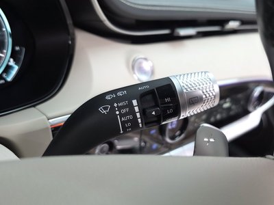 2023 Genesis GV70 thumbnail 33