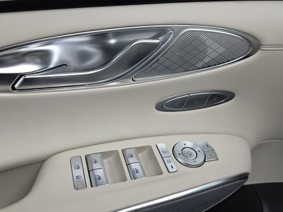 2023 Genesis GV70 thumbnail 27