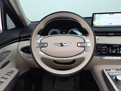 2023 Genesis GV70 thumbnail 18