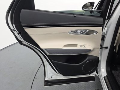 2023 Genesis GV70 thumbnail 15