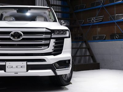 TOYOTA LAND CRUISER 300 - 8