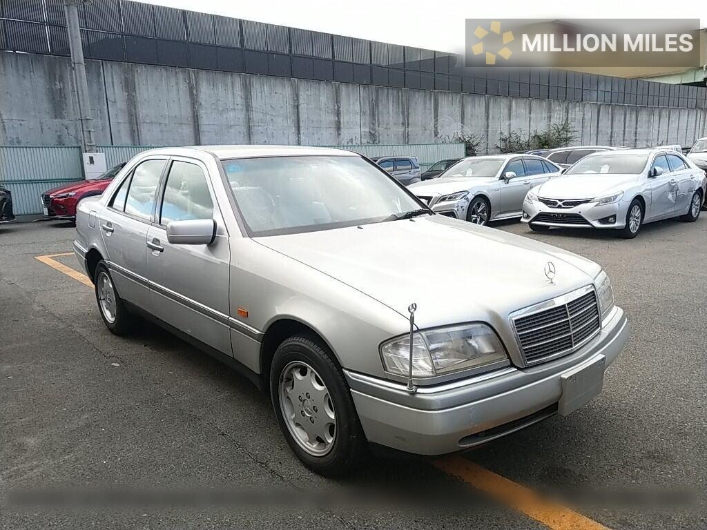 MERCEDES-BENZ C-CLASS - View 1