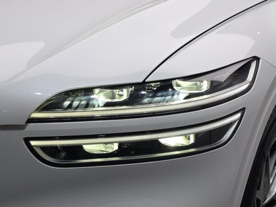 صورة 9 لـ 2022 Genesis GV70
