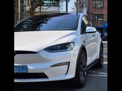 TESLA MODEL X - 4